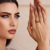 خاتم رايسا الذهبي باللون العنابي