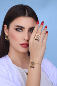 خاتم الميث الذهبي الأسود