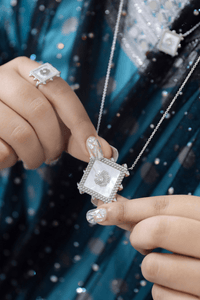 قلادة بو الشوك الفضية الطويلة