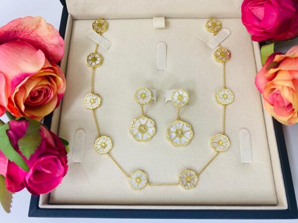 Monof Gold big Earring