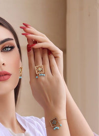 سوار الميث الذهبي باللون الأزرق الفاتح