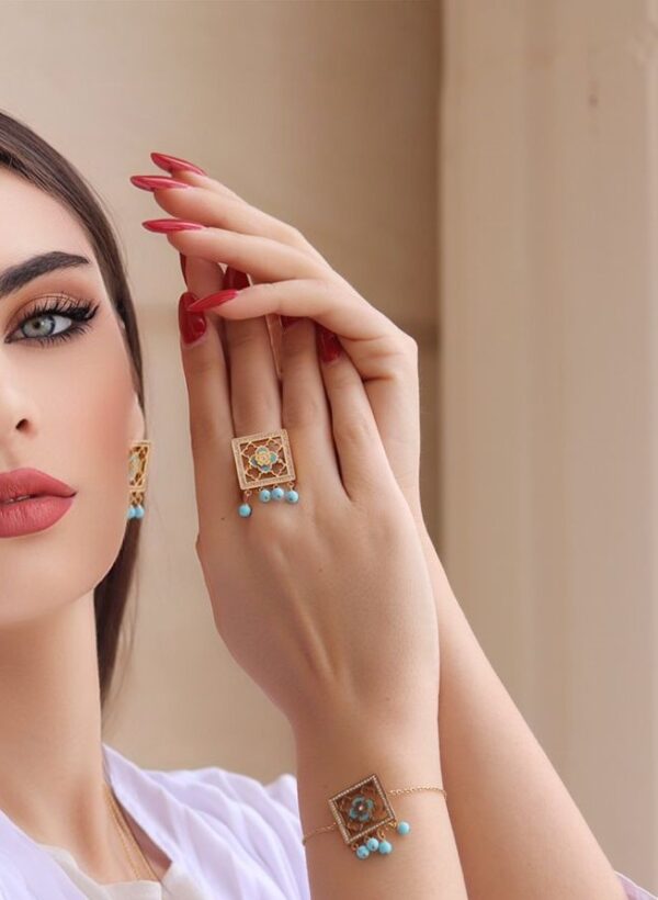 خاتم الميث الذهبي باللون الأزرق الفاتح