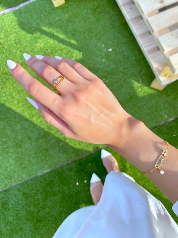 سوار بدبوس